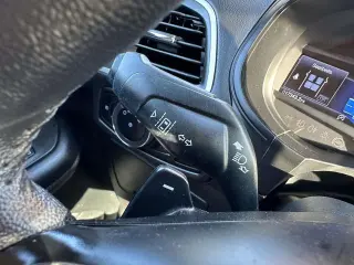 Ford Edge 2024 con tracción en las ruedas AWD SEL de cuatro puertas SUV