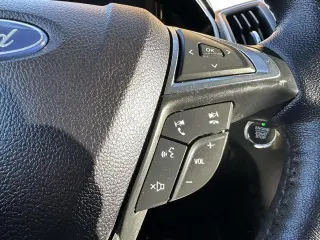 Ford Edge 2024 con tracción en las ruedas AWD SEL de cuatro puertas SUV