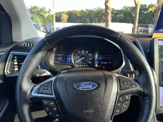 Ford Edge 2024 con tracción en las ruedas AWD SEL de cuatro puertas SUV