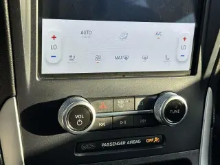 Ford Edge 2024 con tracción en las ruedas AWD SEL de cuatro puertas SUV