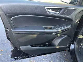 Ford Edge 2024 con tracción en las ruedas AWD SEL de cuatro puertas SUV