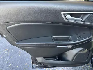 Ford Edge 2024 con tracción en las ruedas AWD SEL de cuatro puertas SUV