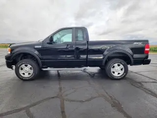 Ford F-150 2007 XL 2dr Regular Cab 4x4 Styleside 6.5 ft. SB