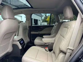 Lincoln Aviator 2023 AWD Reserve 4dr SUV