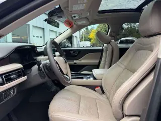 Lincoln Aviator 2023 AWD Reserve 4dr SUV
