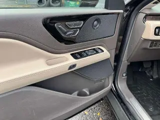 Lincoln Aviator 2023 AWD Reserve 4dr SUV