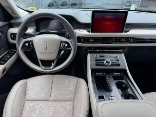 Lincoln Aviator 2023 AWD Reserve 4dr SUV