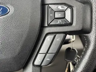 Ford F-150 2015 4x4 XLT 4dr SuperCrew 5.5 ft. SB