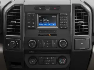 Ford F-150 2017 4x4 XL 4dr SuperCrew con cabina de 5.5 m.