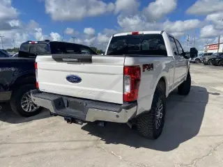 Ford F-250 Super Duty 2018 4x4 Lariat 4dr Crew Cab 6.8 ft. SB Pickup