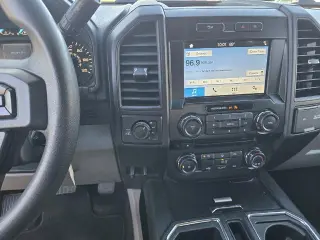 Ford F-150 2018 4x4 XL 4 puertas SuperCrew 5.5 pies. SB