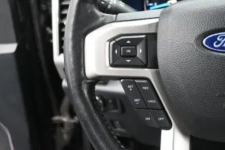Ford F-350 Super Duty 2022 4x4 Lariat 4puertas Cabina Dual 6.8 pies de caja SRX Picap