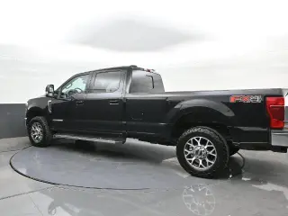 Ford F-350 Super Duty 2022 4x4 Lariat 4puertas Cabina Dual 6.8 pies de caja SRX Picap