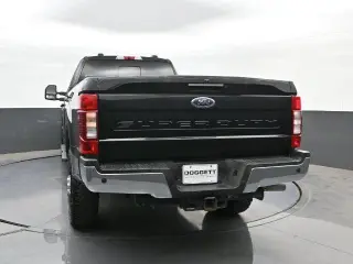 Ford F-350 Super Duty 2022 4x4 Lariat 4puertas Cabina Dual 6.8 pies de caja SRX Picap