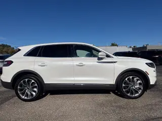 Lincoln Nautilus 2023 AWD Reserve 4 puertas SUV