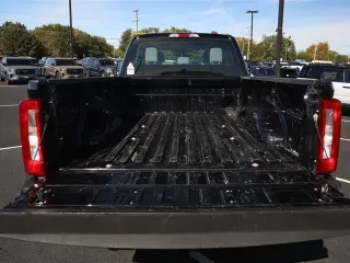 Ford F-350 Super Duty 2025 4x4 XL 4dr SuperCab 8 ft. LB SRW Pickup