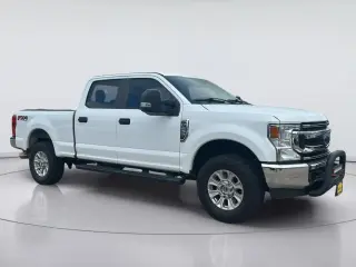 Ford F-250 Super Duty 2022 4x4 XL 4 puertas Crew Cab Caja Corta de 6.8 pies Pickup