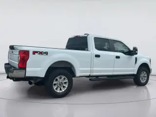Ford F-250 Super Duty 2022 4x4 XL 4 puertas Crew Cab Caja Corta de 6.8 pies Pickup