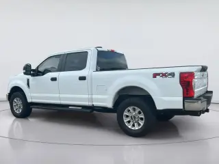 Ford F-250 Super Duty 2022 4x4 XL 4 puertas Crew Cab Caja Corta de 6.8 pies Pickup