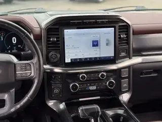 Ford F-150 2023 4x4 Lariat 4dr SuperCrew 5.5 ft. SB