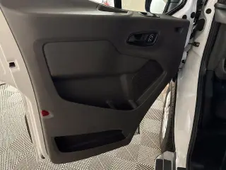 Ford Transit 2025 250 3 puertas LWB Techado bajo Camioneta de carga