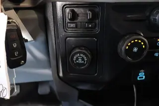 Ford F-250 Super Duty 2024 4x2 XL cabina de tripulación de 4 puertas 6.8 pies SB Pickup
