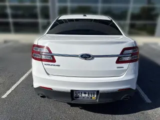 Ford Taurus 2015 Sedán de 4 puertas SE
