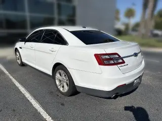 Ford Taurus 2015 Sedán de 4 puertas SE