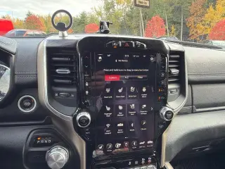 Ram 1500 2019 4x2 Laramie 4dr Crew Cab 5.6 ft. SB Pickup