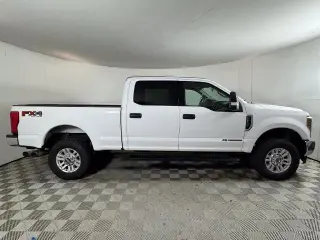 Ford F-250 Super Duty 2019 4x4 XLT 4dr Crew Cab Pickup 8 ft. LB