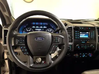 Ford F-250 Super Duty 2019 4x4 XLT 4dr Crew Cab Pickup 8 ft. LB