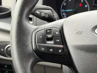 Furgón de carga Ford Transit 2025 250 3 puertas SWB Tech Rojo Bajo