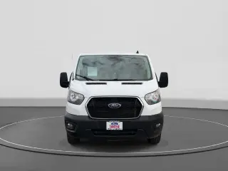 Furgón de carga Ford Transit 2025 250 3 puertas SWB Tech Rojo Bajo