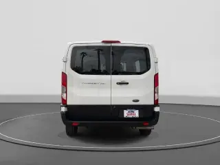 Furgón de carga Ford Transit 2025 250 3 puertas SWB Tech Rojo Bajo