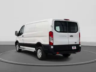 Furgón de carga Ford Transit 2025 250 3 puertas SWB Tech Rojo Bajo