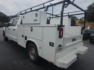 Ford F-250 Super Duty 2023 4x2 XL 4dr Crew Cab 6.8 ft. SB Pickup