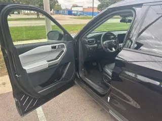 Ford Explorer 2023 AWD XLT 4dr SUV