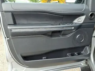 Ford Expedition 2023 4x4 XLT 4dr SUV