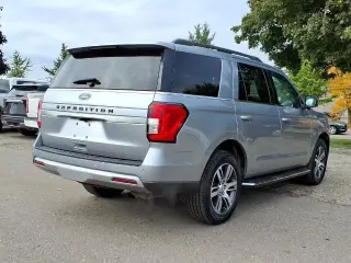Ford Expedition 2023 4x4 XLT 4dr SUV
