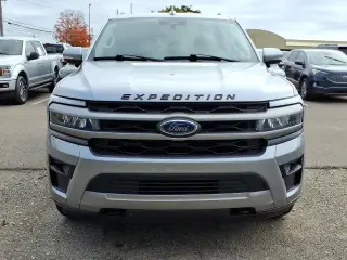 Ford Expedition 2023 4x4 XLT 4dr SUV