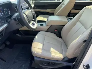 Ford Expedition MAX 2024 4x2 XLT SUV de 4 puertas