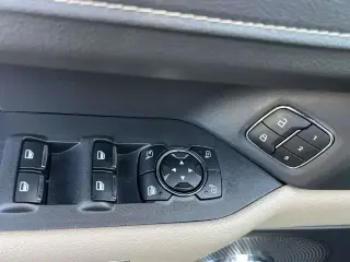 Ford Expedition MAX 2024 4x2 XLT SUV de 4 puertas