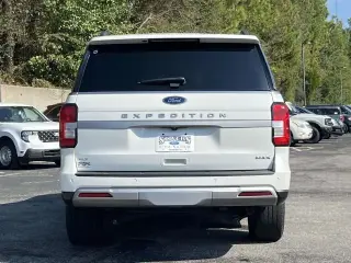 Ford Expedition MAX 2024 4x2 XLT SUV de 4 puertas