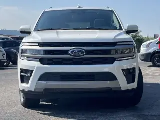 Ford Expedition MAX 2024 4x2 XLT SUV de 4 puertas