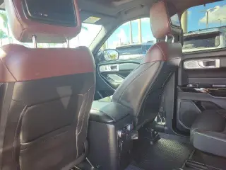 Ford Explorer Híbrido 2022 AWD Platinum 4 puertas SUV