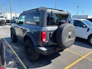 Ford Bronco 2022 4x4 Black Diamond SUV con 2 puertas