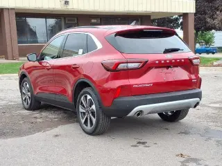Ford Escape 2023 AWD Platinum 4dr SUV