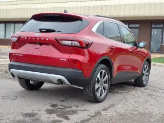 Ford Escape 2023 AWD Platinum 4dr SUV