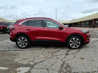 Ford Escape 2023 AWD Platinum 4dr SUV