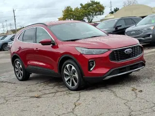 Ford Escape 2023 AWD Platinum 4dr SUV